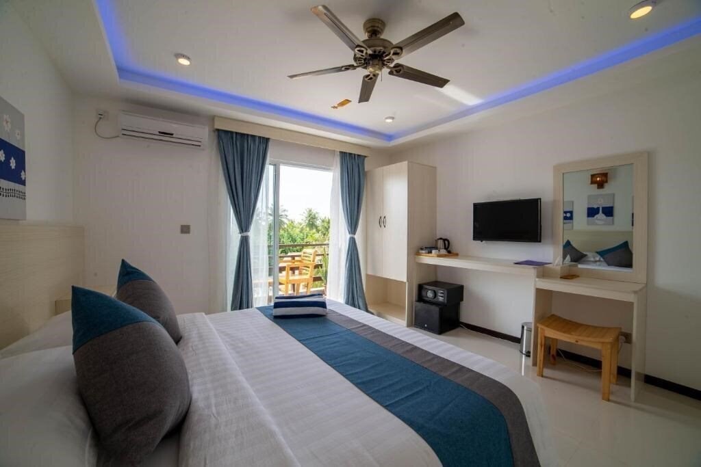 Картинка Grand Beach Dhigurah Guest House гостиный двор